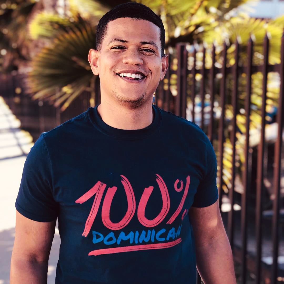 100% Dominican Unisex T-Shirt - 2020 - DominicanGirlfriend.com - Frases Dominicanas - República Dominicana Lifestyle Graphic T-Shirts Streetwear & Accessories - New York - Bronx - Washington Heights - Miami - Florida - Boca Chica - USA - Dominican Clothing