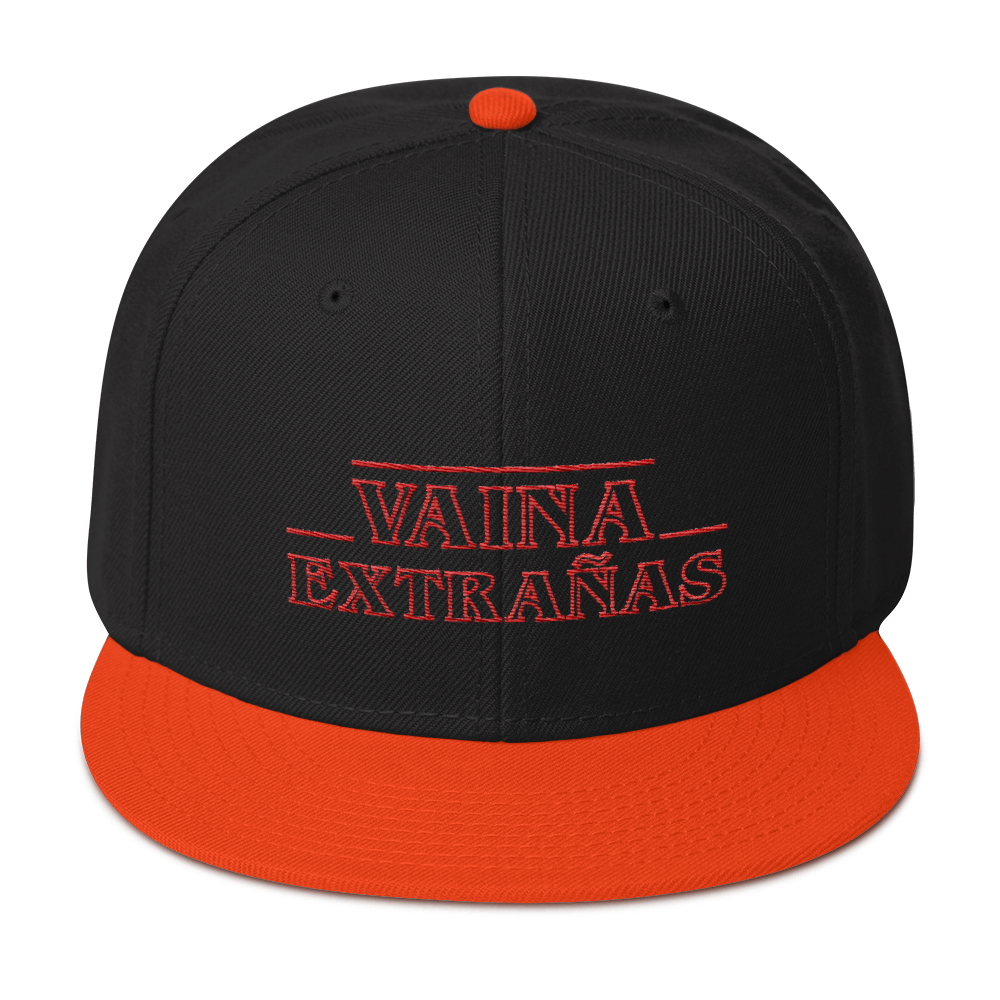 Vaina Extrañas Snapback Hat  - 2020 - DominicanGirlfriend.com - Frases Dominicanas - República Dominicana Lifestyle Graphic T-Shirts Streetwear & Accessories - New York - Bronx - Washington Heights - Miami - Florida - Boca Chica - USA - Dominican Clothing
