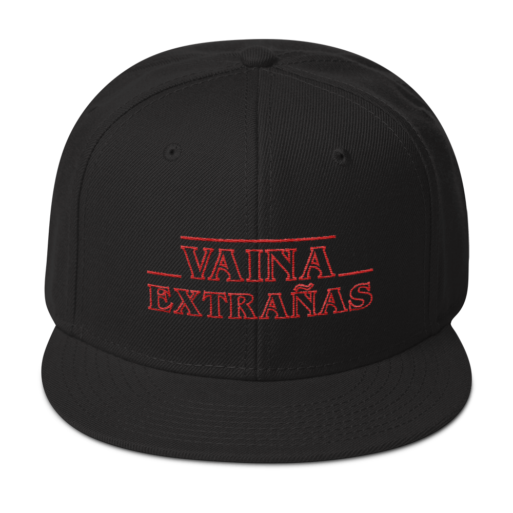 Vaina Extrañas Snapback Hat  - 2020 - DominicanGirlfriend.com - Frases Dominicanas - República Dominicana Lifestyle Graphic T-Shirts Streetwear & Accessories - New York - Bronx - Washington Heights - Miami - Florida - Boca Chica - USA - Dominican Clothing