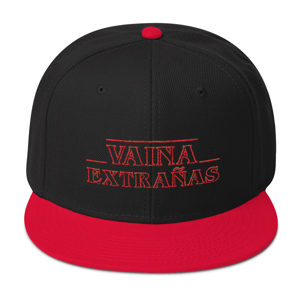 Vaina Extrañas Snapback Hat  - 2020 - DominicanGirlfriend.com - Frases Dominicanas - República Dominicana Lifestyle Graphic T-Shirts Streetwear & Accessories - New York - Bronx - Washington Heights - Miami - Florida - Boca Chica - USA - Dominican Clothing